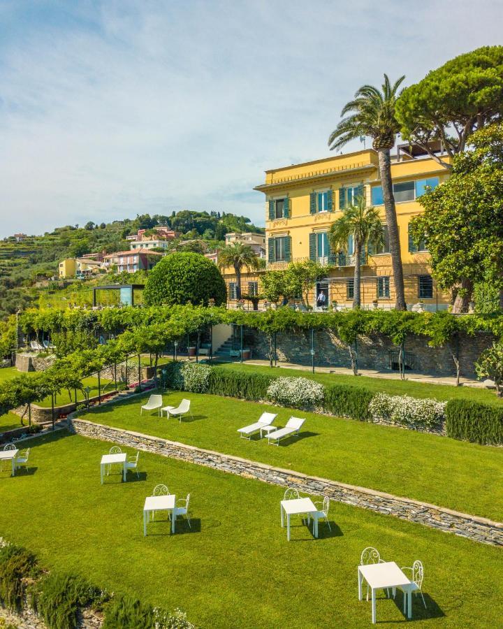 Villa Riviera Resort Lavagna Exterior photo